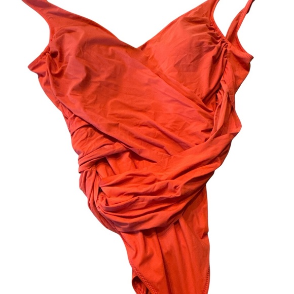 Gottex Red One Piece Swimsuit - Picture 3 of 6